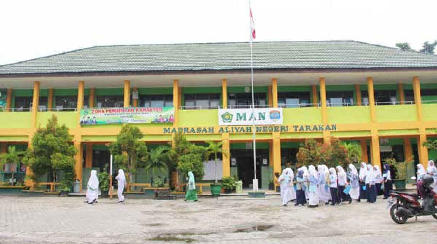 MAN Tarakan Gunakan Masjid untuk Ruang Kelas