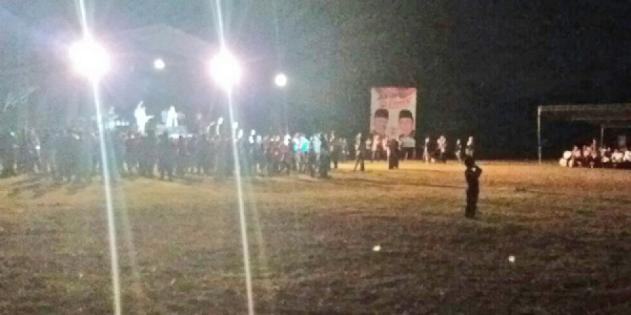 Jaang-Ferdian Sapa Warga Gunung Tabur