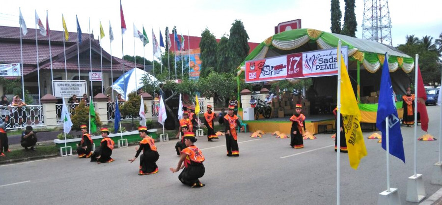 Sosialisasi Pemilu, KPU Paser Gelar Pawai Seni Budaya