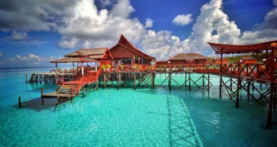 pulau maratua kalimantan timur ( sumber foto : beritakaltim.co)