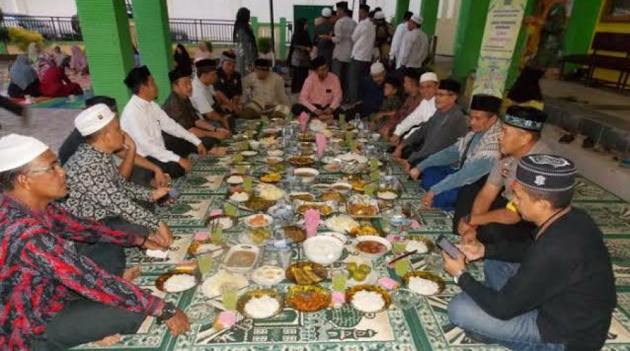 Buka bersama dianjurkan agar dilaksanakan bersama keluarga dirumah (Dokumentasi : Kemenag RI)