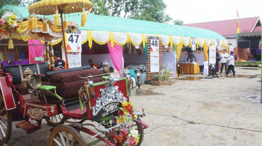 TPS Unik, Petugas KPPS Tampil Bak Prajurit Kerajaan