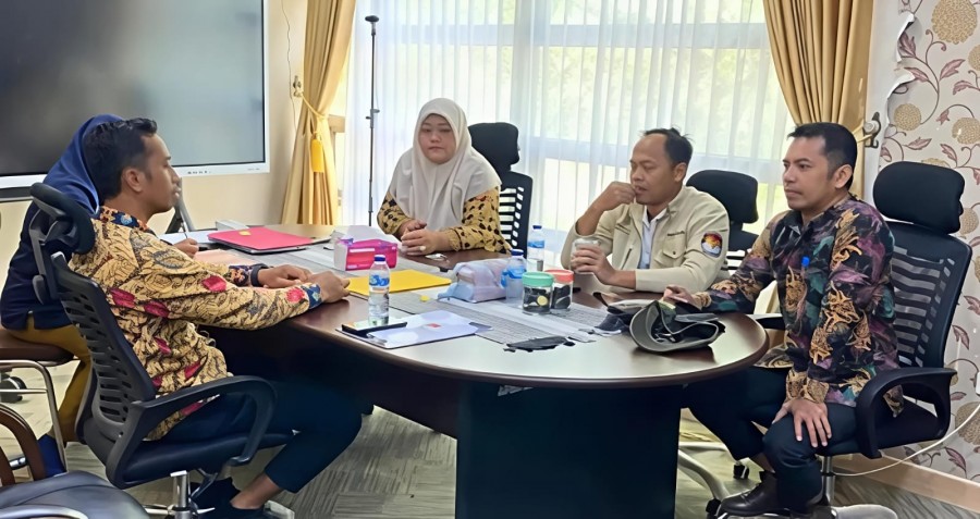 Kegiatan rapat pleno rutin oleh jajaran anggota KPU Kutim (Ist)