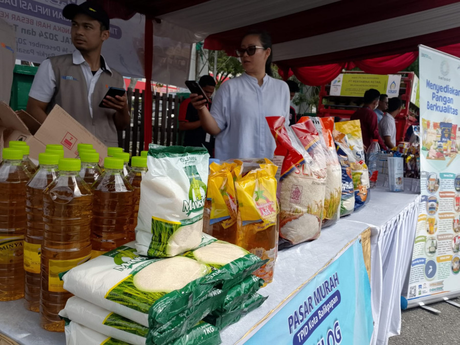 Pemkot Balikpapan - TPID Gelar Pasar Murah ke-13 di Pasar Inpres Kebun Sayur