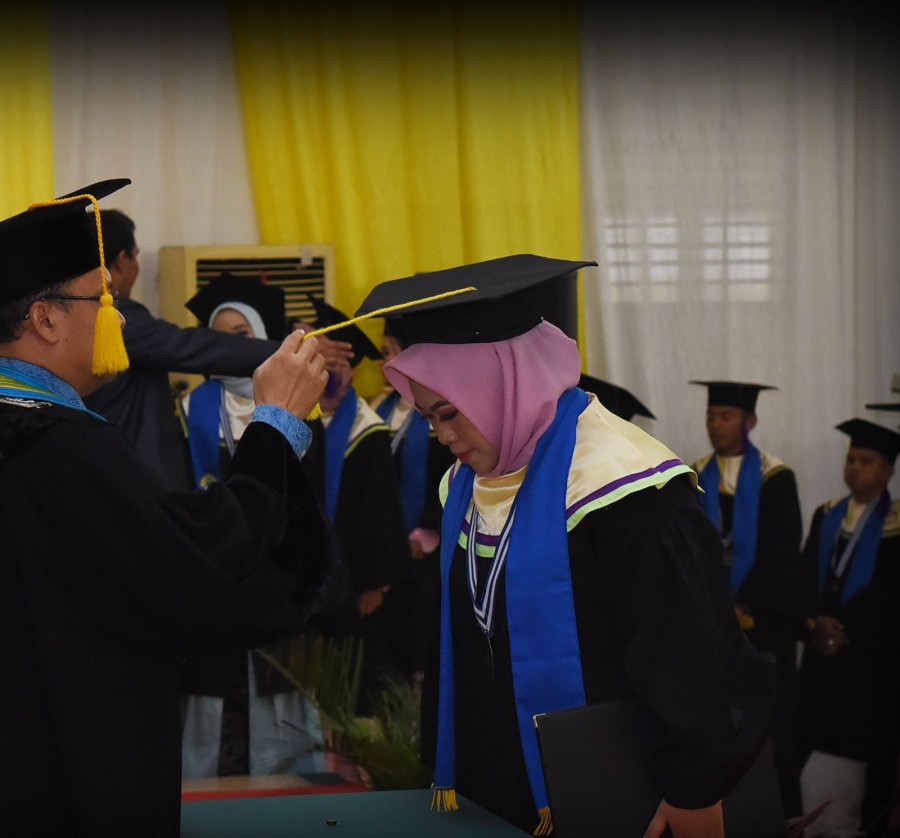 Ilustrasi perempuan yang baru menyelesaikan studi sarjana.(Istimewa)