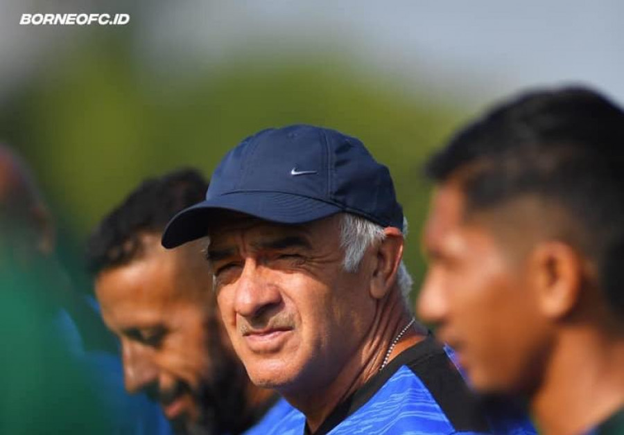 Mario Gomez, pelatih kepala Borneo FC yang mundur bersama dua asistennya setelah melewati dua laga. (borneofcfacebook)