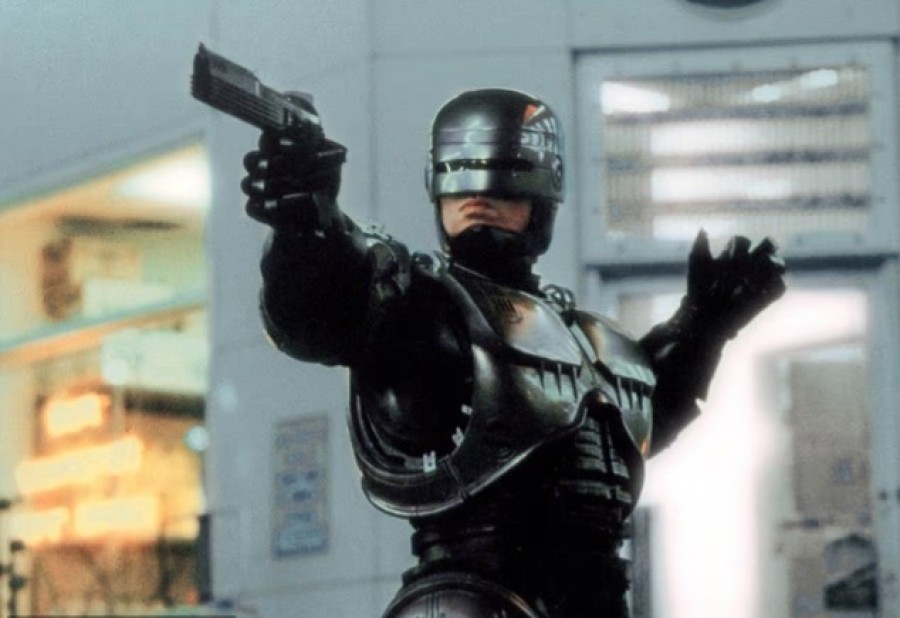 Robocop, polisi dalam film sesuai nama karakternya yang tayang tahun 1987 silam, diprediksi hadir di dunia nyata lima tahun mendatang. (reuters)