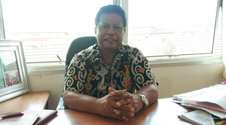 Kabid Perdagangan Dinas Perindustrian, Perdagangan dan Koperasi (Disdagkop) Kubar, Ambrosius