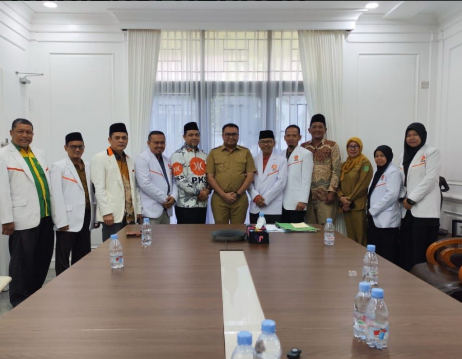 Kebersamaan Bupati Kukar dan Ketua DPD PKS Kukar Ahmad Zainuddin dan jajaran (ist)