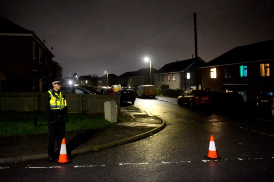 Suasana di Distrik Pentwyn beberapa jam setelah peristiwa kematian seorang bocah karena digigit anjing. (Foto: thesun.co.uk)