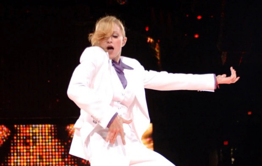 Madonna saat konser tahun 2006 silam di London, bersiap untuk kembali menggelar hal yang sama tahun ini. (thesun)