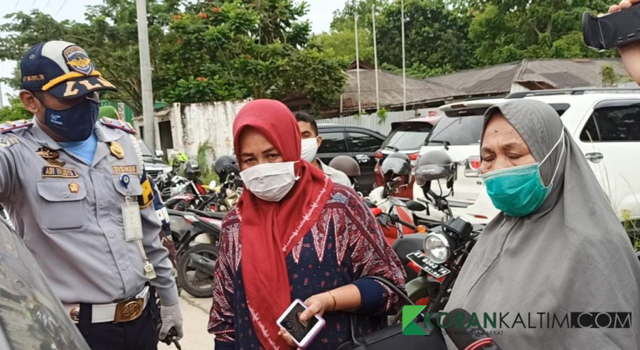 Video - BREAKING NEWS! Tak Mau Di-Rapid Antigen, Ibu Ini Pilih Kabur