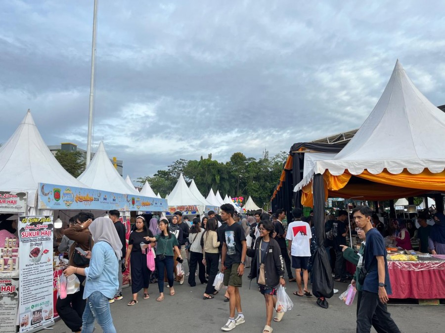 Aktivitas UMKM di Pasar Ramadan di kawasan GOR Segiri Samarinda tahun 2026 (Foto:Rafik/Korankaltim)
