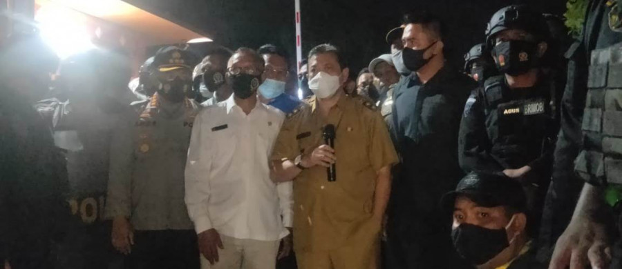 BREAKING NEWS !!! Wagub Kaltim Temui Demonstran di Depan Gedung DPRD