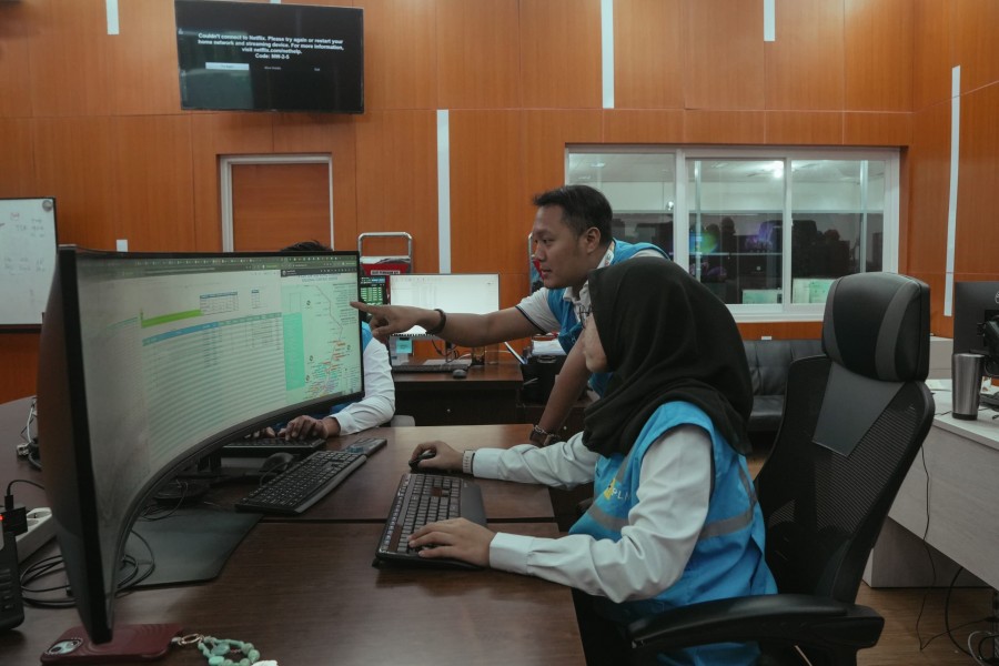 Personel satgas RAFI yang dikerahkan PLN untuk memastikan listrik aman selama lebaran. (istimewa).