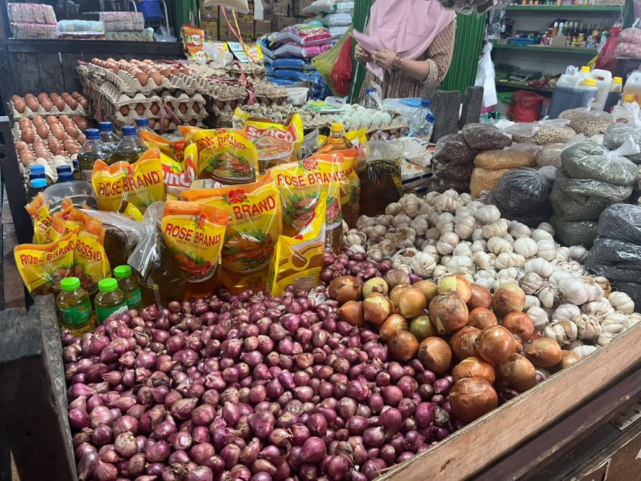 Harga Bawang dan Ayam di Pasar Segiri Mulai Naik, Pedagang Keluhkan Pasokan Berkurang