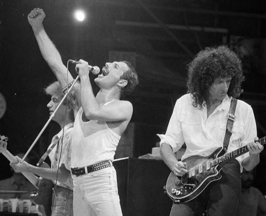 Film Bohemian Rhapshody yang sudah tayang tahun 2018 namun disebut tak menggambarkan sosok sesungguhnya dari sang vokalis, Freddie Mercury. (thesun)