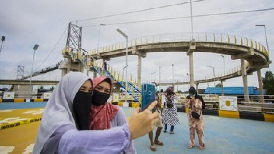 Ada Jembatan Unik di Banjarmasin, Meliuk Bak 'Roller Coaster' di Atas Sungai Martapura