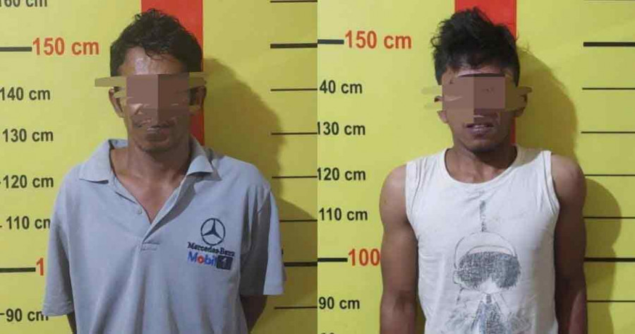 Dua tersangka pencurian alat sumur bor diamankan di Mapolres Bontang. ( Foto: istimewa )