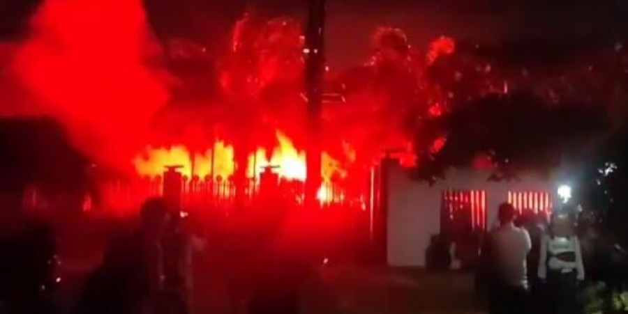 BREAKING NEWS !!! Wagub Kaltim Tolak Tandatangan, Situasi di Depan Gedung DPRD Memanas