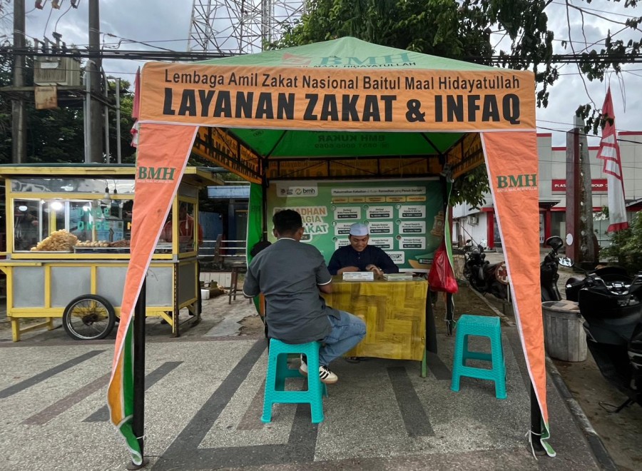 Posko Layanan Zakat dan Infaq. (Foto: Muhammad Anshori/Korankaltim.com)