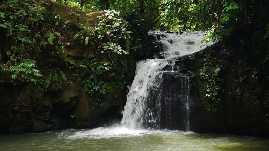 Salah satu jantur atau air terjun di Kampung Linggang Melapeh (Foto: Humas Pemprov Kaltim )