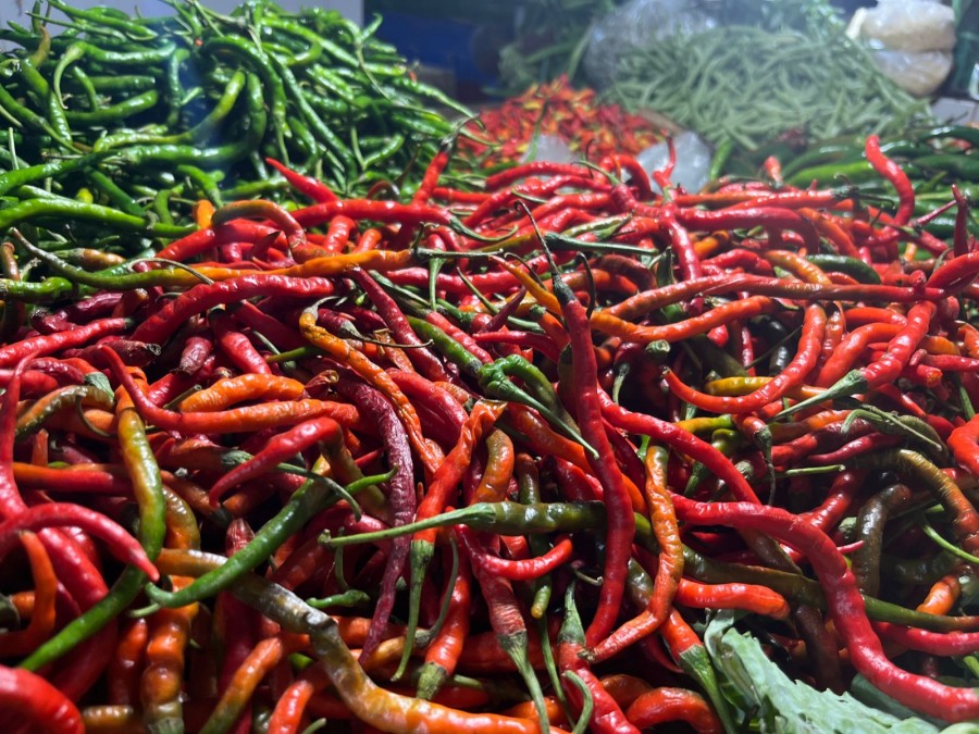 Jelang Lebaran, Harga Cabai di Pasar Mangkurawang Tembus Rp100 Ribu Per Kilo
