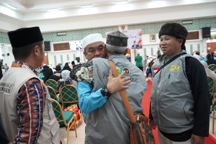Jemaah haji asal Kubar tiba di Bandara SAMS Sepinggan, Balikpapan (dok PPIH Kubar)