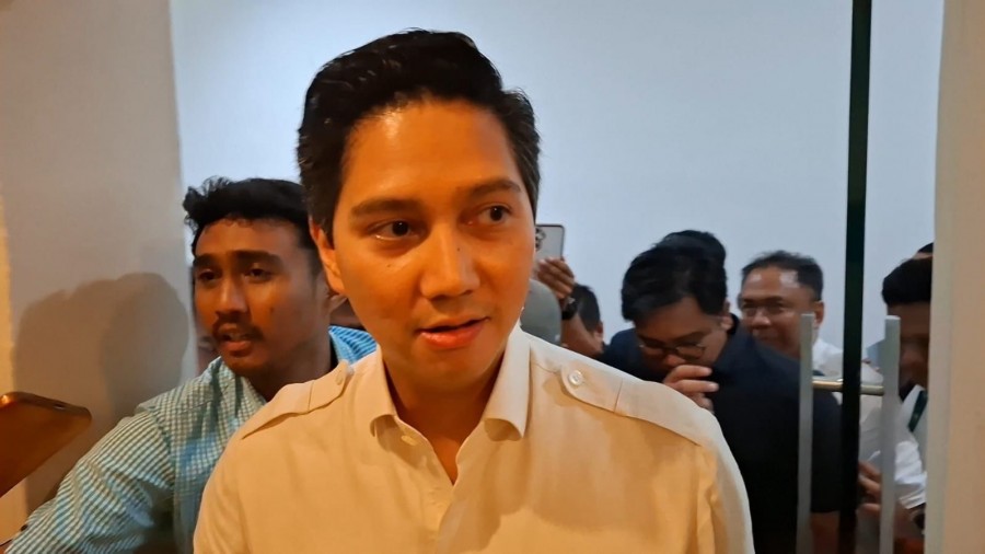 Waketum DPP Gerindra, Budisatrio Djiwandono saat diwawancarai awak media mengenai Hak Angket yang dilakukan DPRD Kaltim belum lama ini.(Ainur/Korankaltim.com)