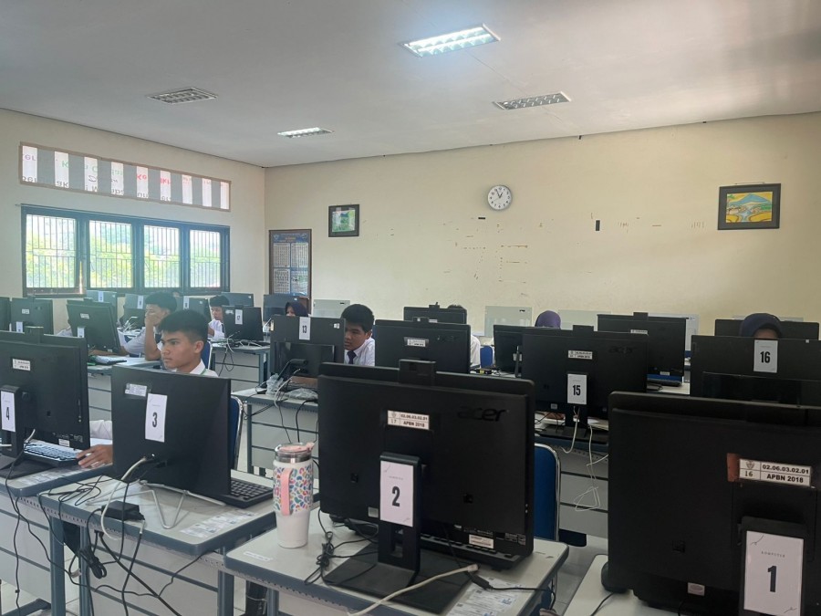 Pelaksanaan TKA di SMP 1 Penajam Paser Utara yang berlokasi di Jalan Provinsi Km 1, Kelurahan Penajam, Kecamatan Penajam. (Istimewa)
