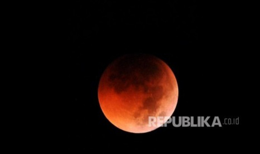 Material Logam dan Bebatuan di Bulan dan Mars Bisa Ditambang Menggunakan Bakteri