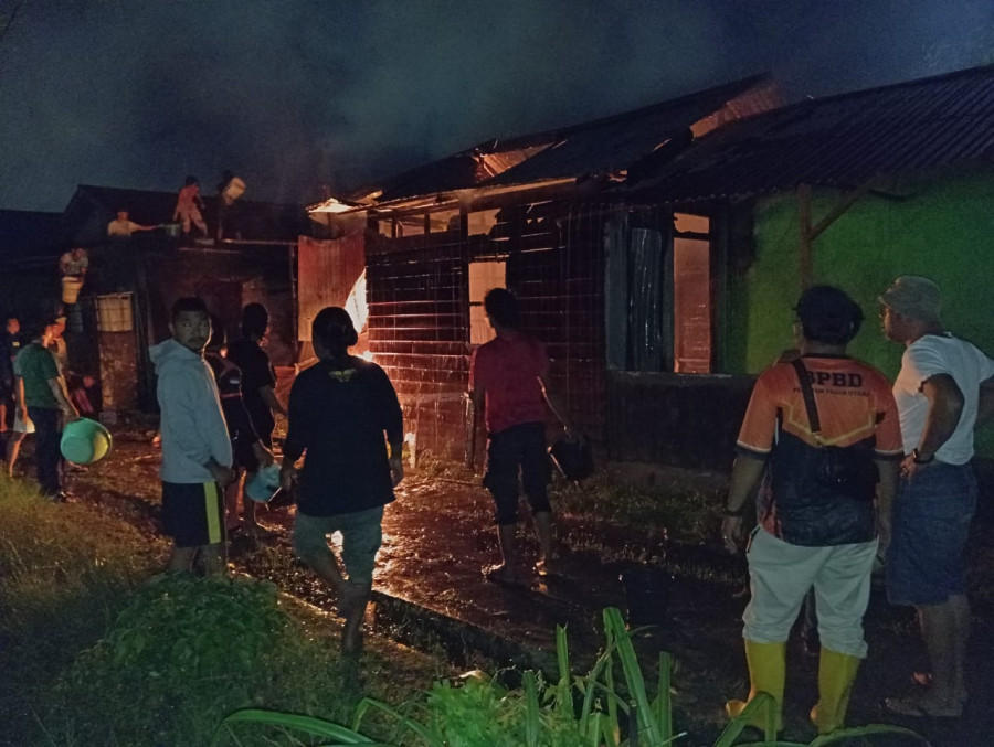 Kebakaran di RT 01 Kelurahan Gunung Seteleng, Penajam. (Istimewa)