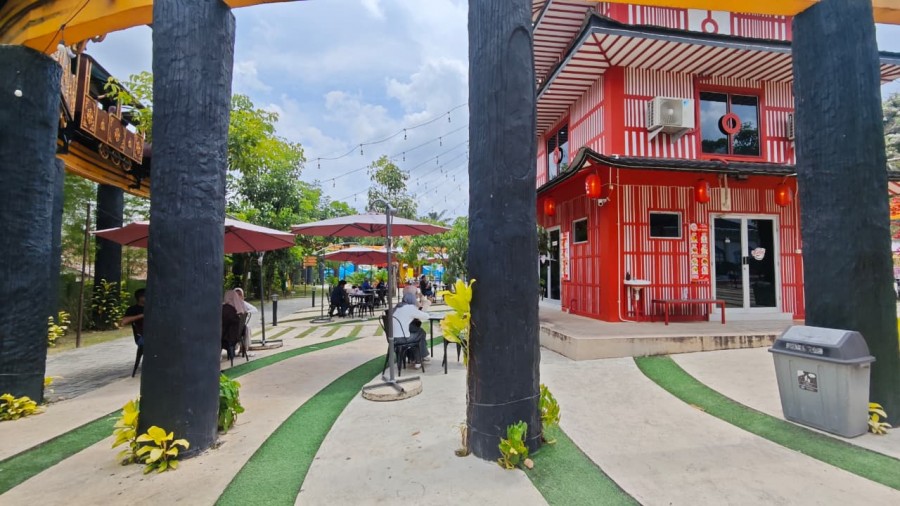 Suasana Samarinda Themp park yang di minati warga Samarinda menghabiskan libur lebaran. (Foto: Adnan Abdul/Korankaltim.com)