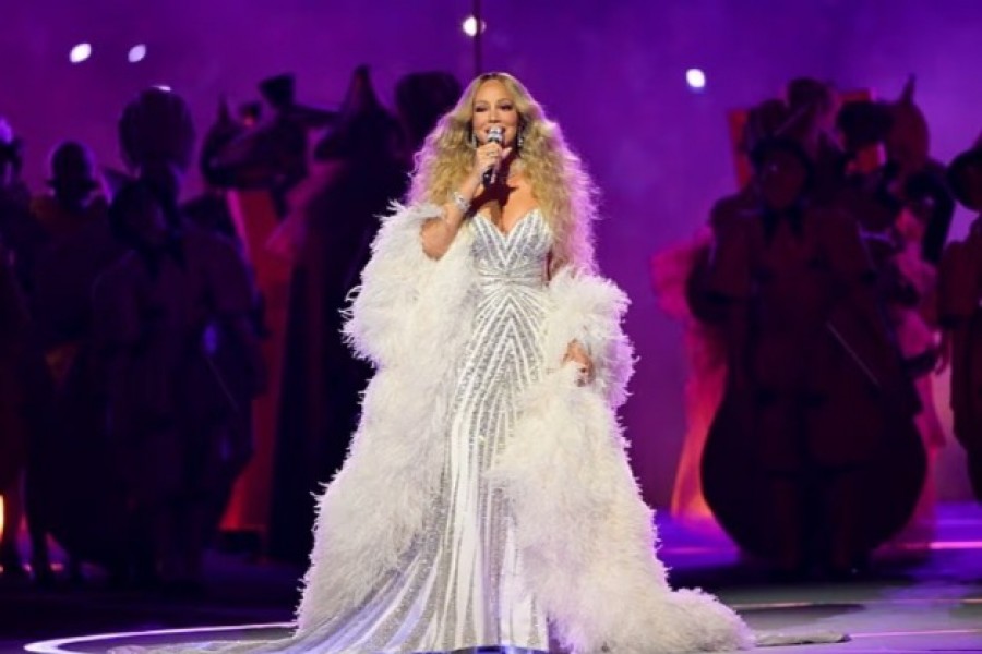 Lip-Sync Saat Menyanyi pada Opening Ceremony Olimpiade Musim Dingin di Milan, Mariah Carey Dikritik Netizen