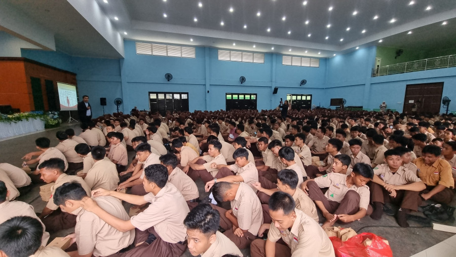 Ratusan siswa Man 2 saat melakukan diskusi bersama Kesbangpol Kaltim (Adnan Abdul/KoranKaltim)