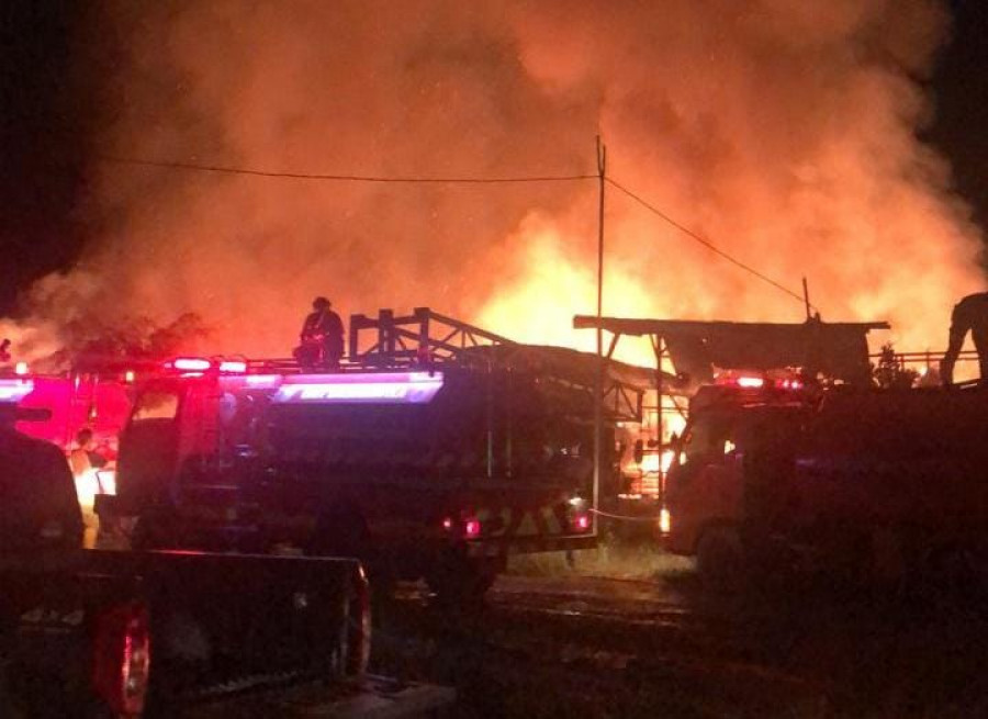 BREAKING NEWS: Asrama Santri Ponpes Al-Mahsyar Nurul Iman di Tenggarong Seberang Terbakar