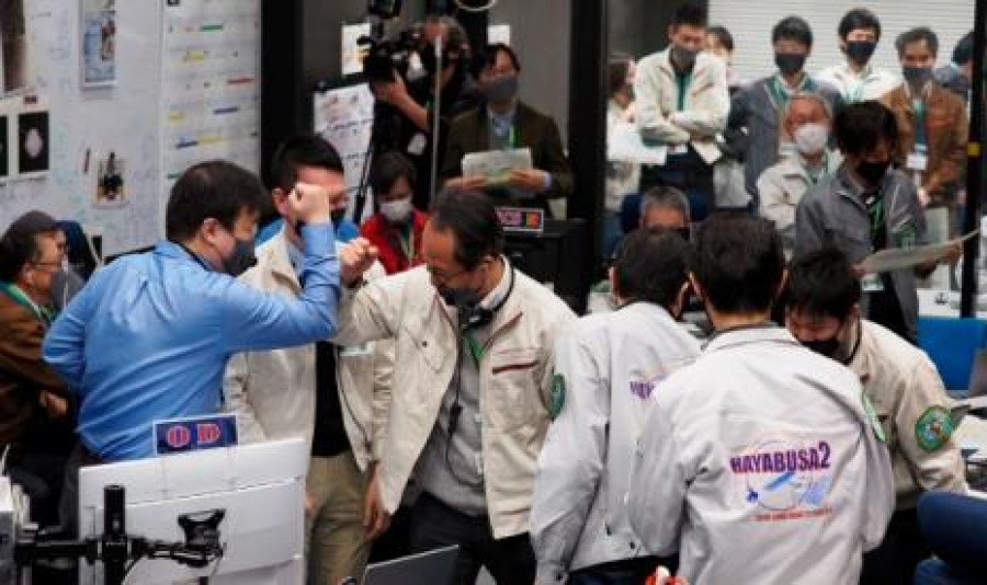 Jepang Analisis "Harta Karun" dari Luar Angkasa