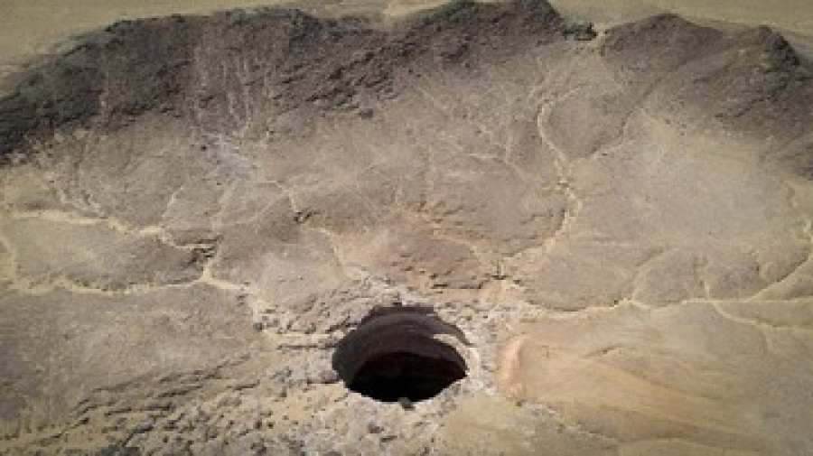 Ahli membeberkan 7 hal hasil temuan mereka ketika berhasil masuk dan menjelajah dasar sumur neraka. (Foto: AFP)