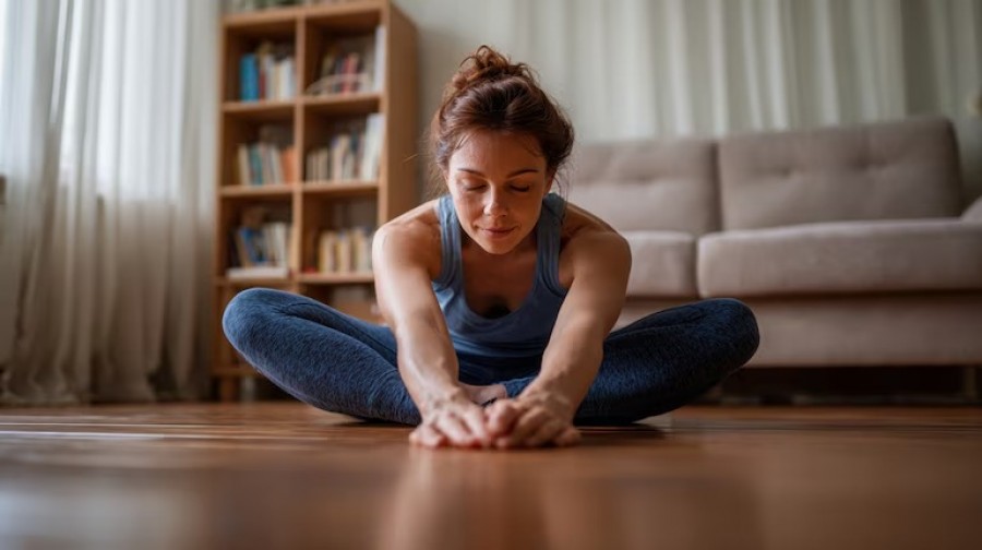 Yoga, olahraga yang mendorong peregangan progresif dan relaksasi otot. (ilustrasiinfobae)