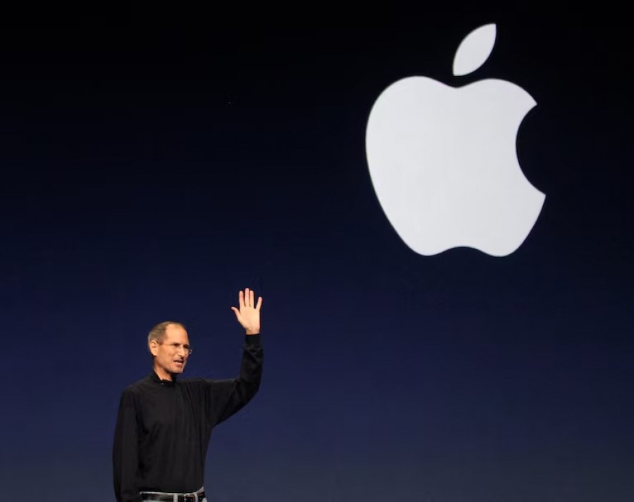 Steve Jobs, pencipta teknologi yang bertanggung jawab atas pembentukan identitas Apple. (reuters/Beck Diefenbach)