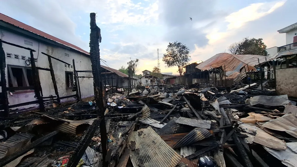 Sisa puing kebakaran di Jalan Al-Jawahir, Tenggarong. (Foto: Muhmamad Anshori/Korankaltim.com)
