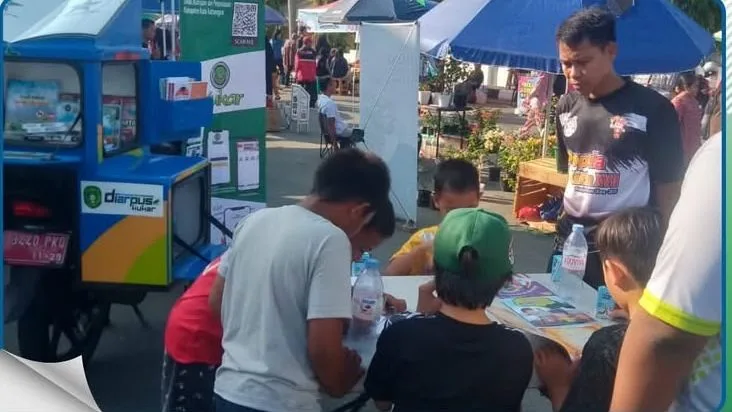 Literasi Menyapa Warga, Diarpus Kukar dan Lazismu Hadirkan Pusling di CFD Tenggarong