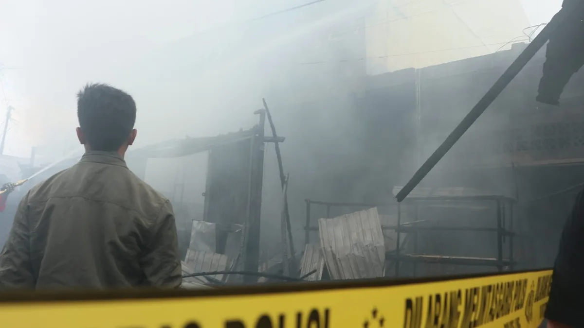 Pasar Sepinggan Balikpapan Membara, Api Sempat Terlihat "Menyeberang"