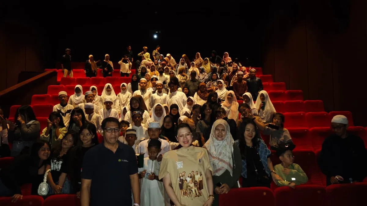 Puluhan anak dari panti asuhan saat menonton salah satu film yang diadakan oleh Lion Club (Adnan Abdul/Korankaltim.com)
