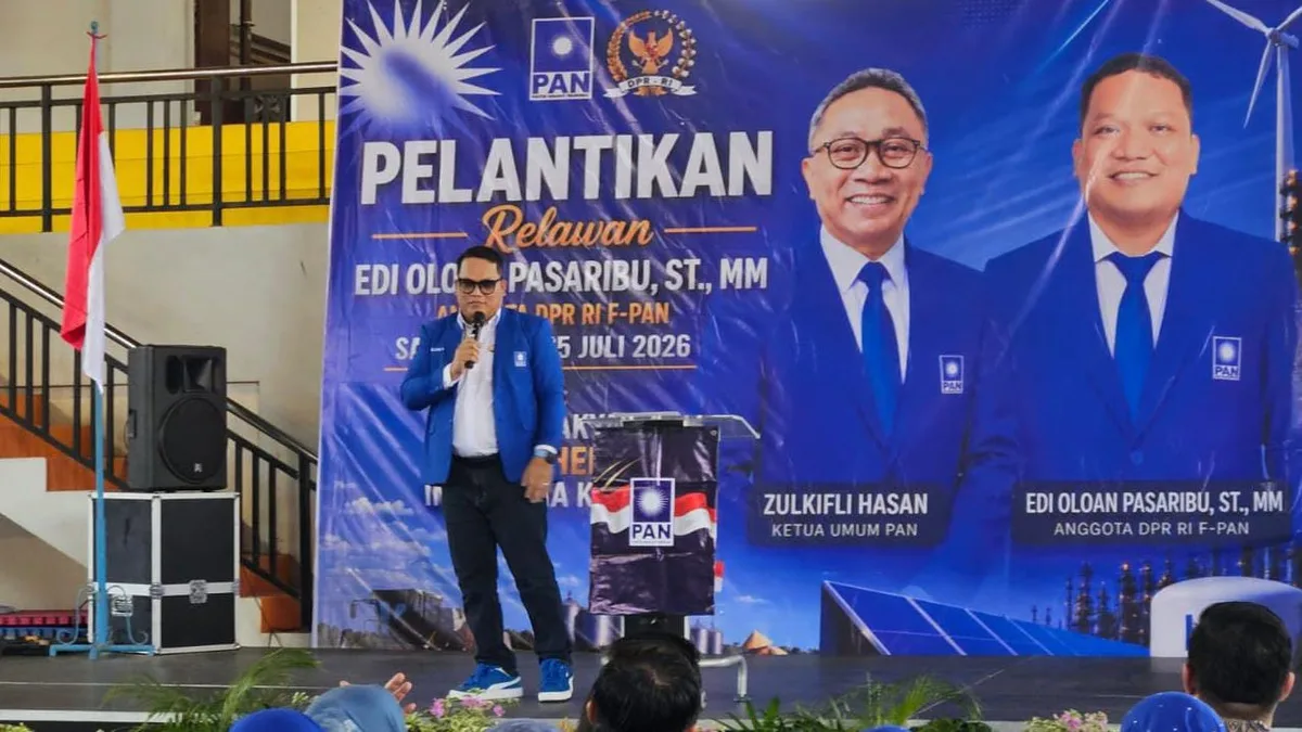Edi Oloan Pasaribu saat menyampaikan arahan dan sambutan di hadapan para relawan (Surya/KK)