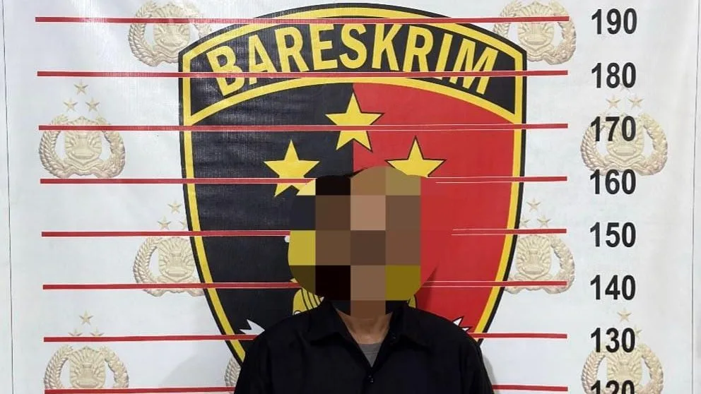 Pelaku saat diamankan oleh pihak Polsek Samarinda Ulu. (Foto: Dok.Polsek Samarinda Ulu)