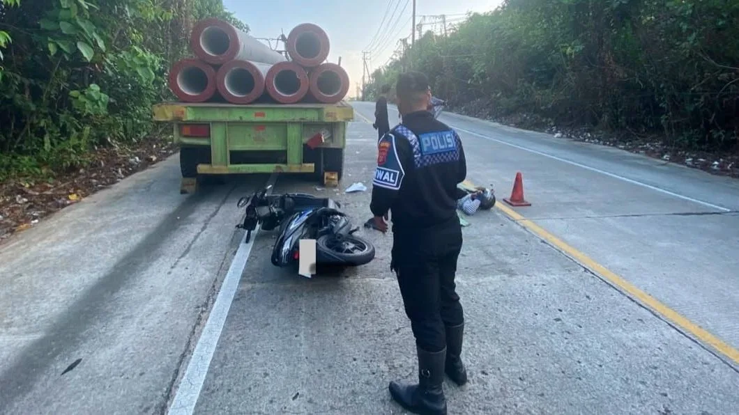 Diduga Pandangan Terhalang Kabut, Pengendara Motor Tewas Tabrak Truk Mogok di Poros Sangatta-Bontang