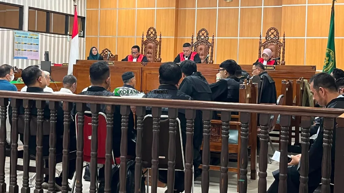 Suasana ruang persidangan dalam sidang lanjutan kasus korupsi Tambang PT JMB yang di gelar di Pengadilan Negeri Samarinda. (Foto: Adnan Abdul/Korankaltim.com)