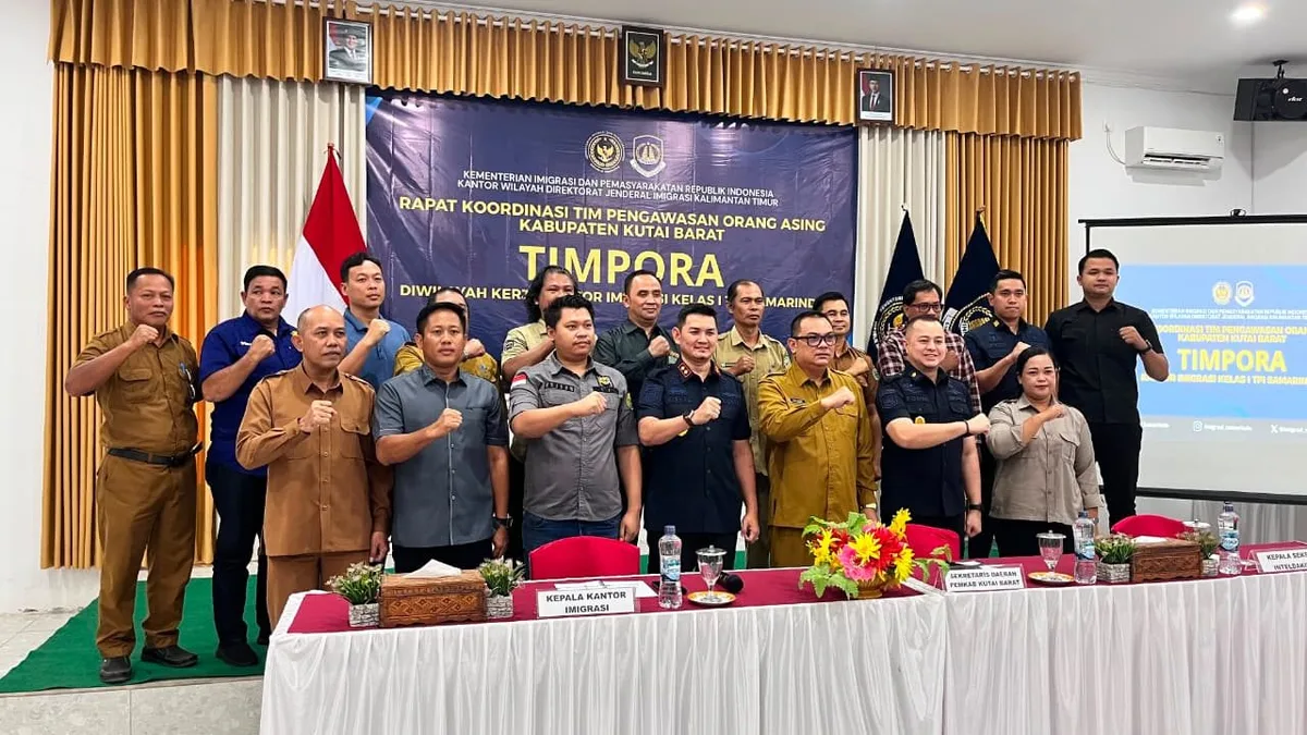 Rakor TIMPORA tingkat Kubar membahas penguatan pengawasan terhadap WNA. (Foto: Adi/Korankaltim.com)