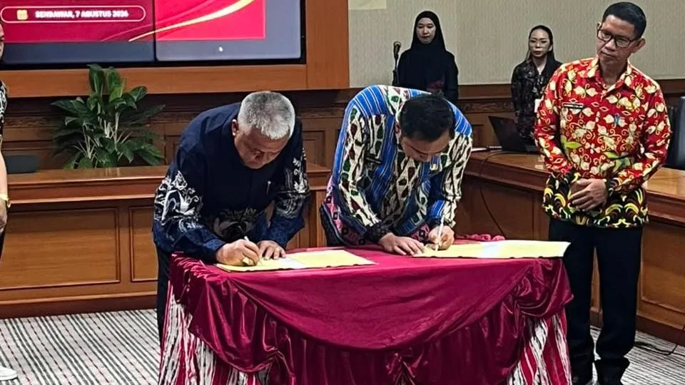 Pemkab Kubar dan PT BISM sepakati pembangunan jalan alternatif di Mook Manaar Bulatn. (Foto: Adi/Korankaltim.com)
